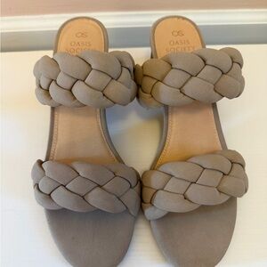 Never Worn New Oasis Society Women's Braided Sandals in Taupe